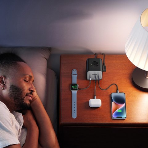 Ładowarka listwa zasilająca AC 240V GaN 2x USB-C 2x USB-A 3x AC 240V - czarna Ładowarka listwa zasilająca AC 240V GaN 2x USB-C 2x USB-A 3x AC 240V - czarna
