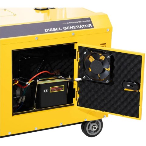 Agregat generator prądotwórczy diesel na kółkach 240/400 V 8500 W 10 kVA 30 l Agregat generator prądotwórczy diesel na kółkach 240/400 V 8500 W 10 kVA 30 l
