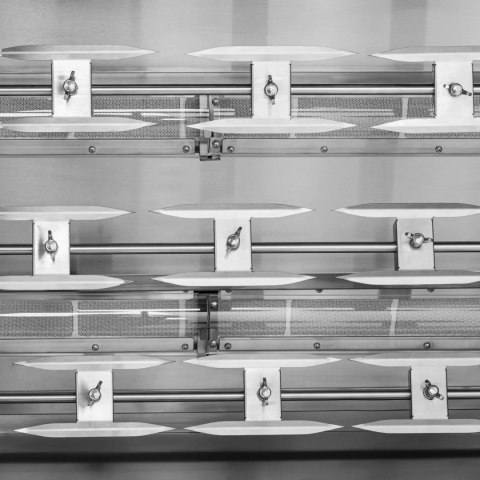 Rożen gazowy opiekacz do kurczaków na propan-butan 4 szpikulce 16.5 kW Rożen gazowy opiekacz do kurczaków na propan-butan 4 szpikulce 16.5 kW