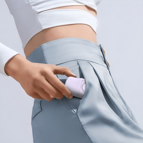 Mini powerbank 5000mAh 15W USB-C i ładowarką do Apple Watch - fioletowy Mini powerbank 5000mAh 15W USB-C i ładowarką do Apple Watch - fioletowy