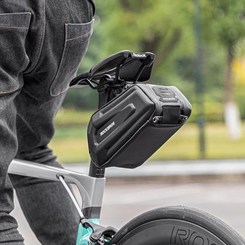 Torba rowerowa mocowana pod siodełko na zaczep szybkozłączke 1.8l - czarna Torba rowerowa mocowana pod siodełko na zaczep szybkozłączke 1.8l - czarna