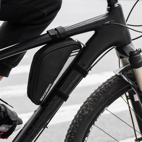 Torba rowerowa na narzędzia pompkę mocowana na ramę 0.7l - czarna Torba rowerowa na narzędzia pompkę mocowana na ramę 0.7l - czarna
