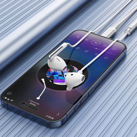 Słuchawki przewodowe z mikrofonem i pilotem USB-C 1.2m - białe Słuchawki przewodowe z mikrofonem i pilotem USB-C 1.2m - białe