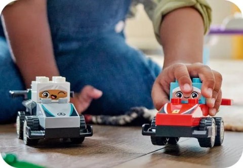 10445 - LEGO DUPLO - Bolidy i kierowcy F1® 10445 - LEGO DUPLO - Bolidy i kierowcy F1®