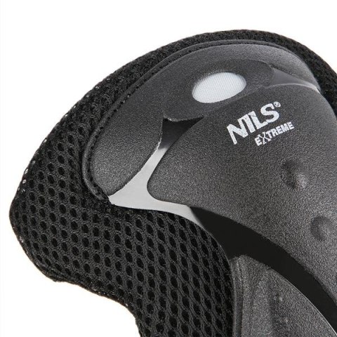 H8334 CZARNE ROZM. S ZESTAW OCHRANIACZY NILS EXTREME H8334 CZARNE ROZM. S ZESTAW OCHRANIACZY NILS EXTREME