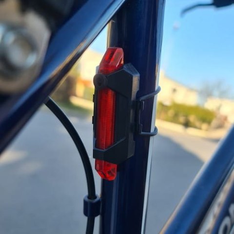 Lampka rowerowa tylna USB Lampka rowerowa tylna USB