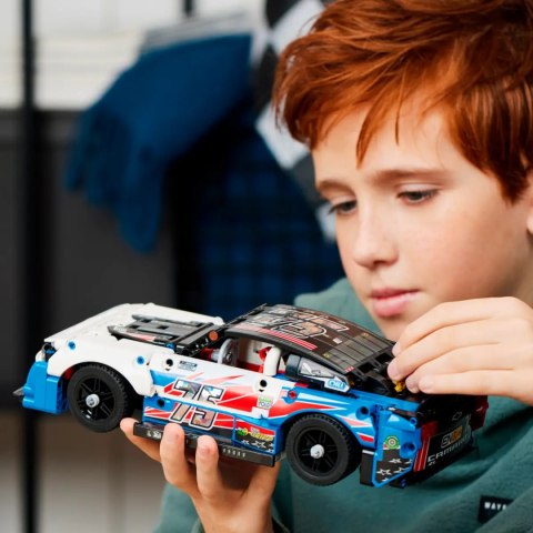42153 - LEGO Technic - Nowy Chevrolet Camaro ZL1 z serii NASCAR® 42153 - LEGO Technic - Nowy Chevrolet Camaro ZL1 z serii NASCAR®
