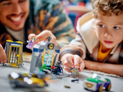 76272 - LEGO Batman - Jaskinia Batmana z Batmanem™, Batgirl™ i Jokerem™ 76272 - LEGO Batman - Jaskinia Batmana z Batmanem™, Batgirl™ i Jokerem™