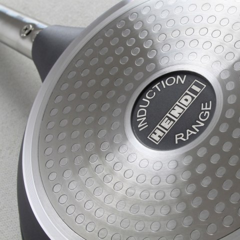 Patelnia indukcyjna Profi Line z odlewu aluminium powlekana tytanem śr. 320 mm - Hendi 629345 Patelnia indukcyjna Profi Line z odlewu aluminium powlekana tytanem śr. 320 mm - Hendi 629345