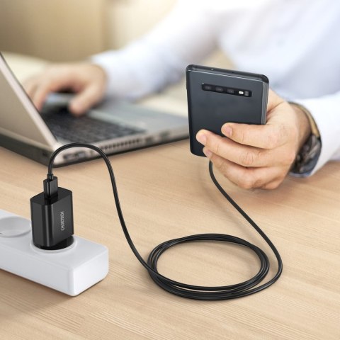Szybka ładowarka sieciowa QuickCharge 3.0 18W 3A + kabel USB 1m czarny Szybka ładowarka sieciowa QuickCharge 3.0 18W 3A + kabel USB 1m czarny