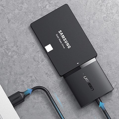 Kabel Adapter do dysku HDD i SSD SATA 2.5'' / 3.5'' USB 3.0 do 12TB - czarny Kabel Adapter do dysku HDD i SSD SATA 2.5'' / 3.5'' USB 3.0 do 12TB - czarny