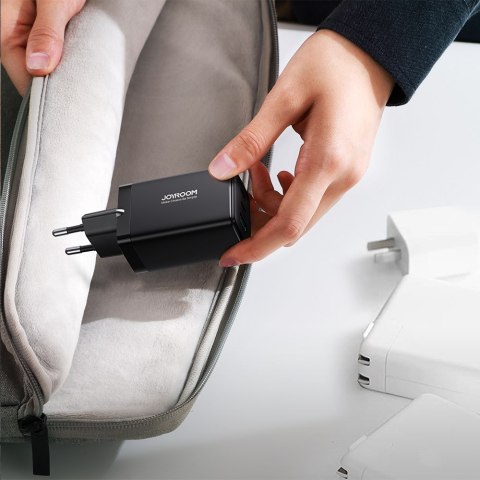 Szybka ładowarka sieciowa GaN USB 2x USB-C + kabel USB-C 1.2m - czarna Szybka ładowarka sieciowa GaN USB 2x USB-C + kabel USB-C 1.2m - czarna