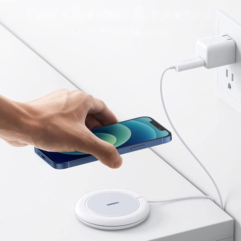 Ładowarka bezprzewodowa Qi 15W z silikonowym etui kompatybilna z MagSafe biały Ładowarka bezprzewodowa Qi 15W z silikonowym etui kompatybilna z MagSafe biały