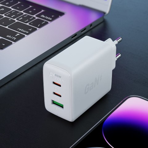Szybka ładowarka sieciowa GaN 2x USB-C USB-A PPS PD QC4+ 65W biała Szybka ładowarka sieciowa GaN 2x USB-C USB-A PPS PD QC4+ 65W biała