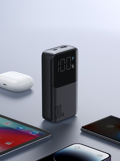 Powerbank 30W 10000mAh z wbudowanymi kablami iPhone Lightning i USB-C czarny Powerbank 30W 10000mAh z wbudowanymi kablami iPhone Lightning i USB-C czarny