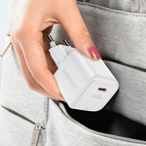 Mini Ładowarka sieciowa PD 20W GaN + kabel USB-C biała Mini Ładowarka sieciowa PD 20W GaN + kabel USB-C biała